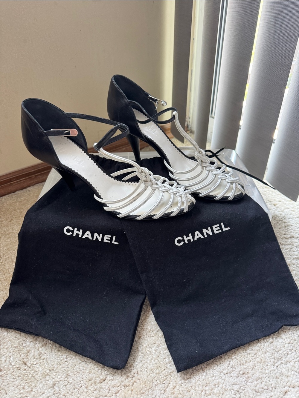 Authentic CHANEL Black & White Leather Sandals Size EU 38.5 / US 8 - Picture 2 of 14